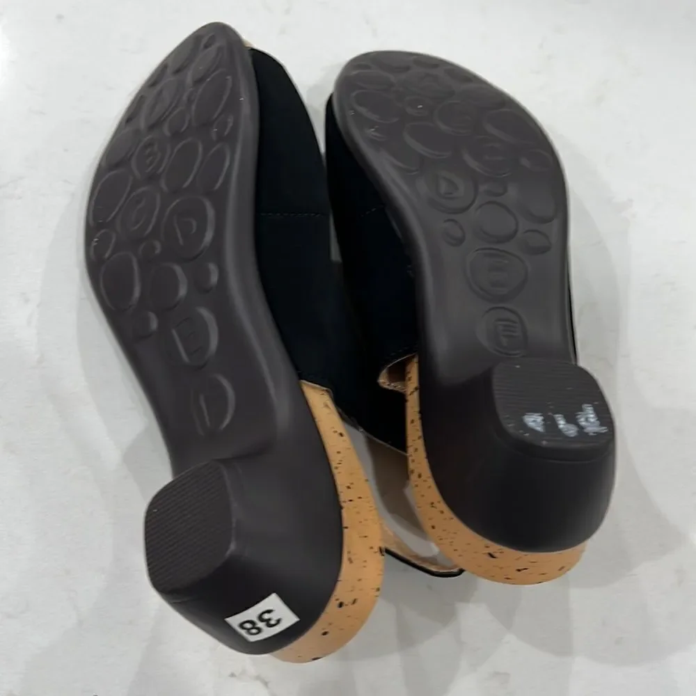 ladies casual sandals black size 38 women NWOT never been worn